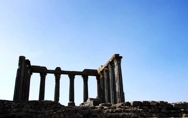Romeinse tempel in evora, portugal. — Stockfoto