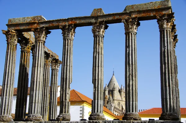 Romerska templet i portugal. — Stockfoto