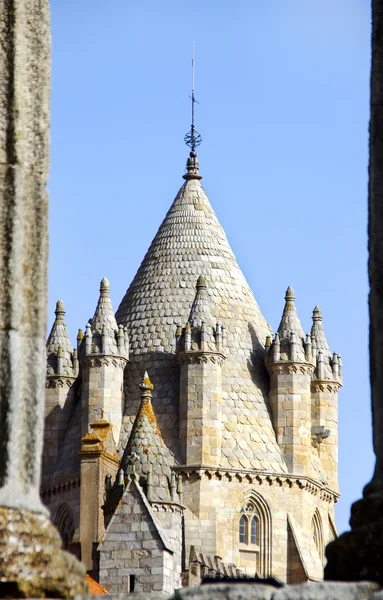 Věž katedrály evora, Portugalsko — Stock fotografie