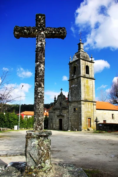 Old cross and portuguese chapel. — Stock Photo, Image