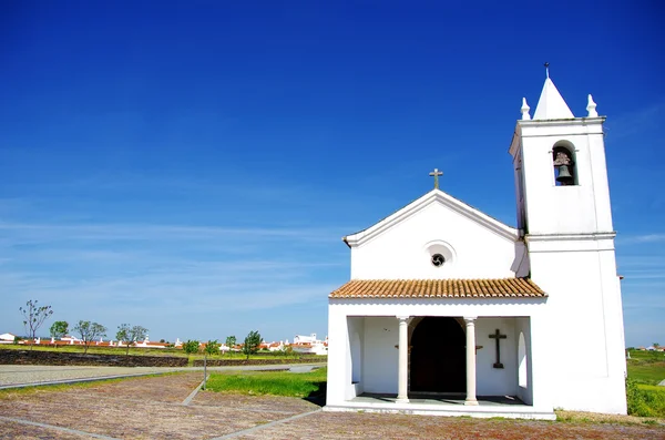 Kerk van luz dorp, portugal. — Stockfoto