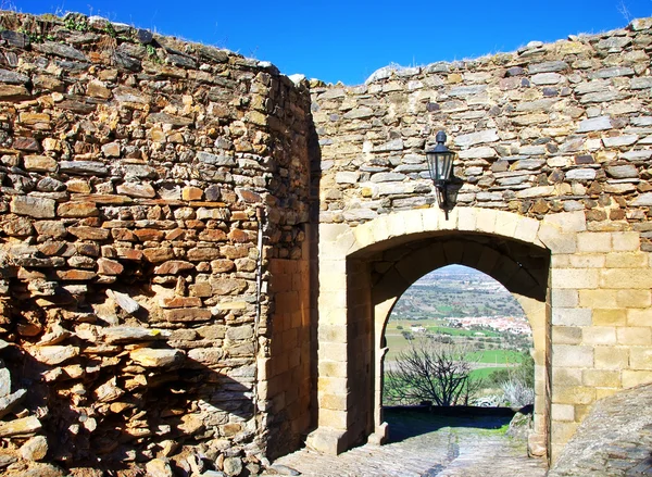 Tür der alten Burg, monsaraz, portugal — Stockfoto