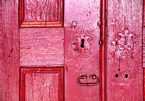 Puerta y cerradura en casa vieja, Portugal — Foto de Stock