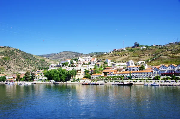 Vista da aldeia de Pinhao em Portugal — Fotografia de Stock