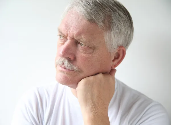 Man op zoek boos — Stockfoto