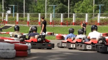 Karting. başlangıç çizgisine