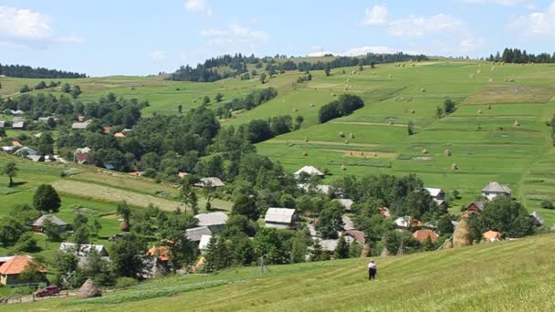 Terras aráveis nas montanhas — Vídeo de Stock