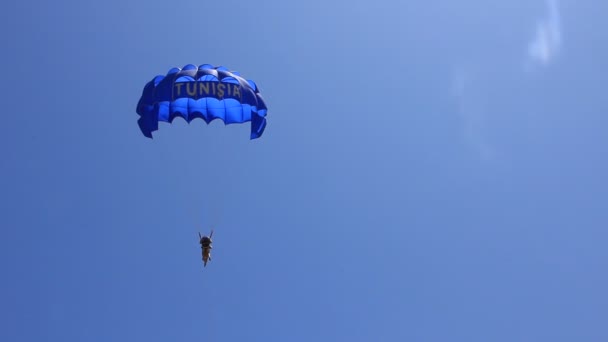 Parachutage — Video