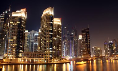 gece Dubai şehir