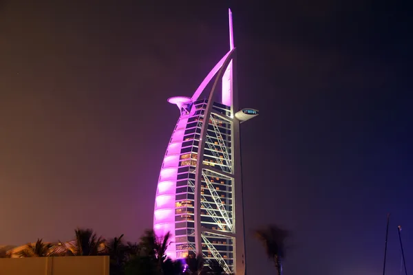 Burj Al Arab hotel em Dubai, Emirados Árabes Unidos — Fotografia de Stock