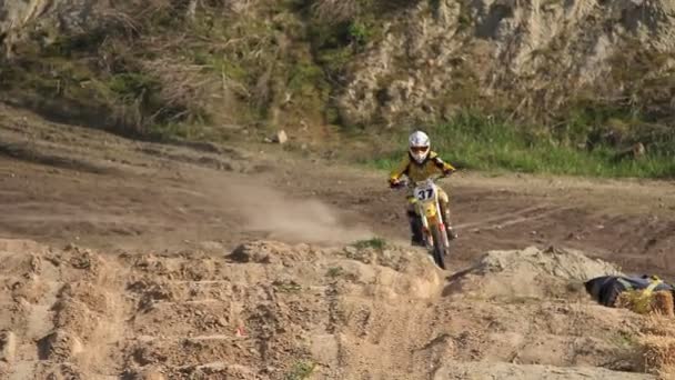 Cross-country motorcycle race — Stock Video