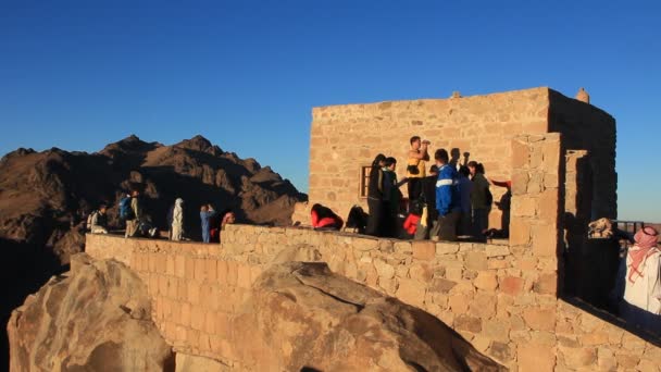 Peregrinos. Moses Mountain. Sinaí. Egipto — Vídeos de Stock