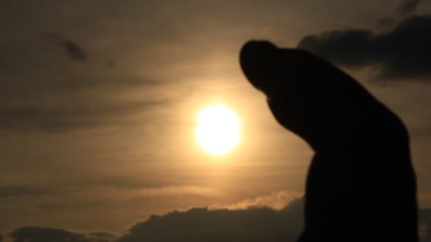 The hand catches sun in a fist — Stock Video