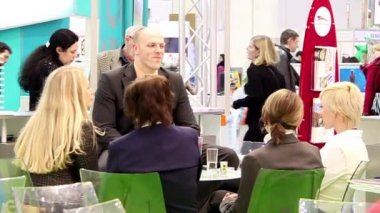 iş konularda konuşmak