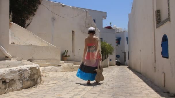 Бічній вуличці в Сіді-бу-Саїд, Туніс — стокове відео