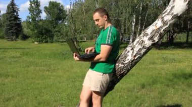 Not Defteri ile çocuk