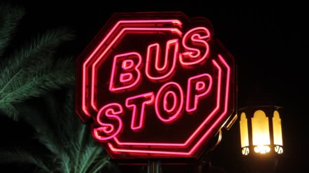 Parada de autobús — Vídeo de stock