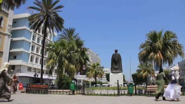 Estatua en Túnez, Túnez — Vídeo de stock