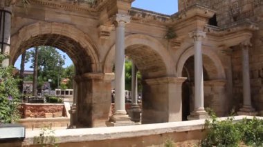 Antik Roma İmparatoru kapısı adrian antalya kent merkezi Türkiye'de