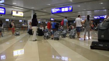 Uluslararası Havaalanı borispol. Yeni terminal f uzayda bekliyor