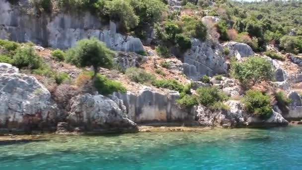 Simena - inundou a antiga cidade lícia. Ilha de Kekova. Ruínas da arquitetura antiga — Vídeo de Stock