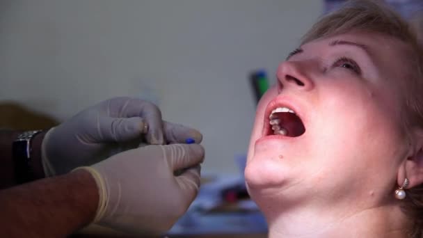 Réception chez le dentiste — Video