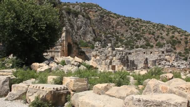 Tumbas cortadas en roca de la antigua necrópolis de Lycia.Nombre antiguo de Myra - Demre Turquía — Vídeos de Stock