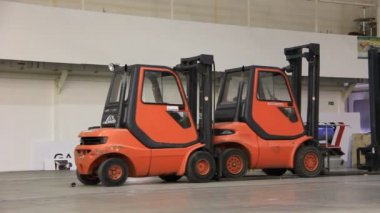 Forklift yükleyiciler