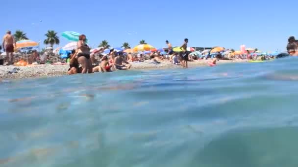 Vacaciones de verano en la playa — Vídeos de Stock