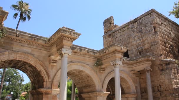Blick auf Hadrians Tor in Antalya, Türkei — Stockvideo