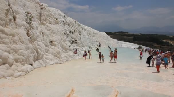 Pamukkale - cotton castle Denizli Province in southwestern Turkey — Stock Video