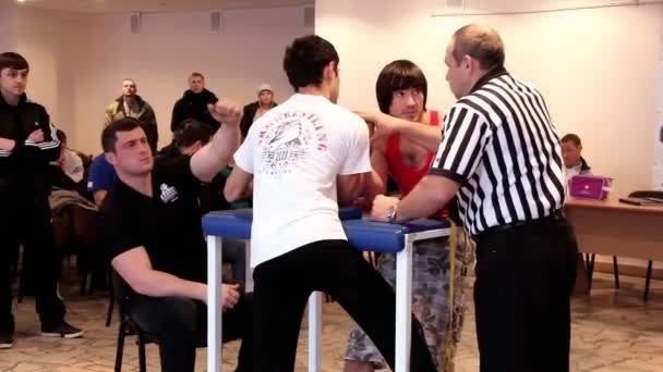 Arm-Wrestling — Stockvideo