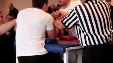 ARM-Wrestling