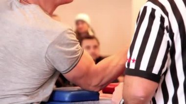 ARM-Wrestling