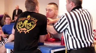 ARM-Wrestling