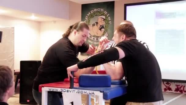 Arm-wrestling — Stock Video
