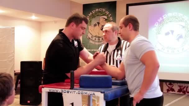 Arm-wrestling — Stock Video