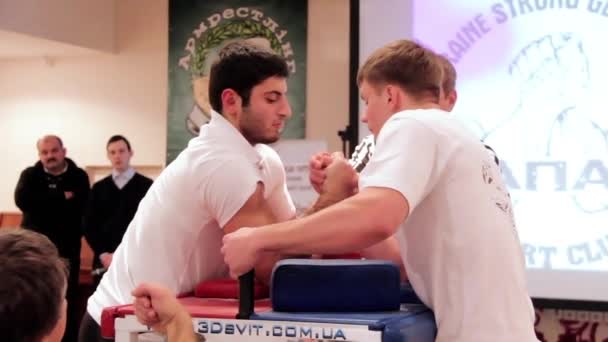 Arm-wrestling — 비디오