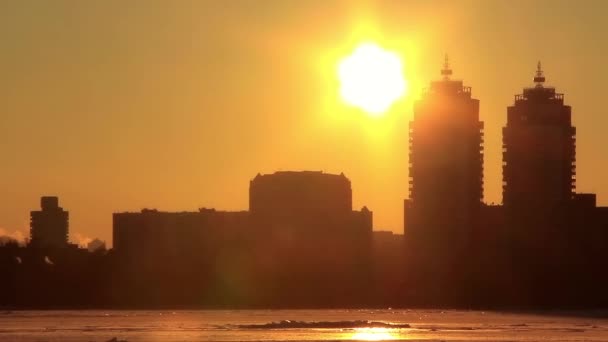 Städtischer Sonnenuntergang — Stockvideo