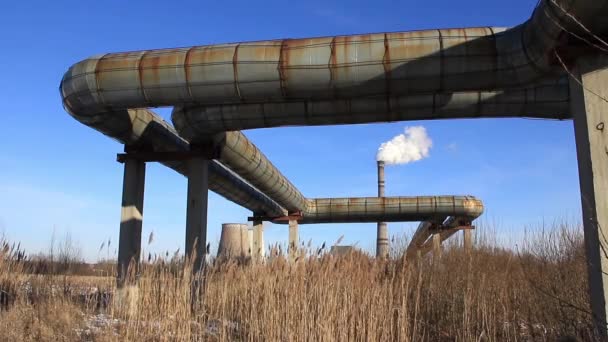 Cooling towers,smokestack and pipes of an electropower station — Stock Video