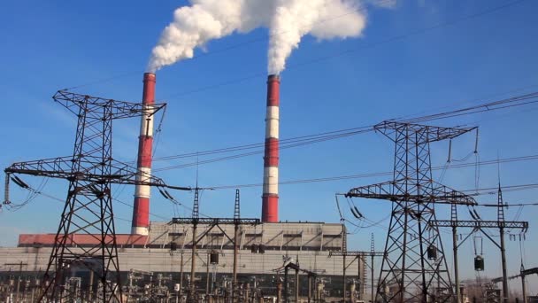 Smoking chimney of heat electropower station timelapse — Stock Video