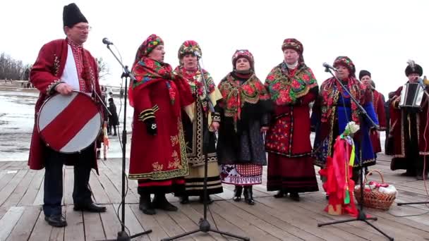 Pfannkuchenfest. einzigartiges ukrainisches Volkslied — Stockvideo