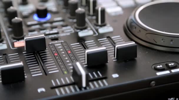 DJ консоль — стоковое видео
