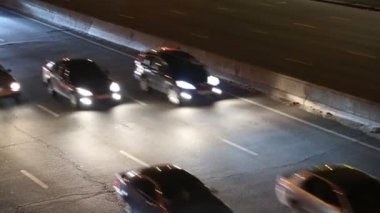 gece trafikte yol