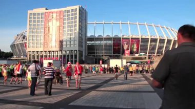 Avrupa Futbol Şampiyonası final maçında önce Olympiyskiy Stadyumu