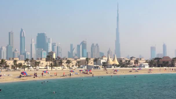 пляж джумейра центра дубая и бурдж халифа объединенные арабские эмираты