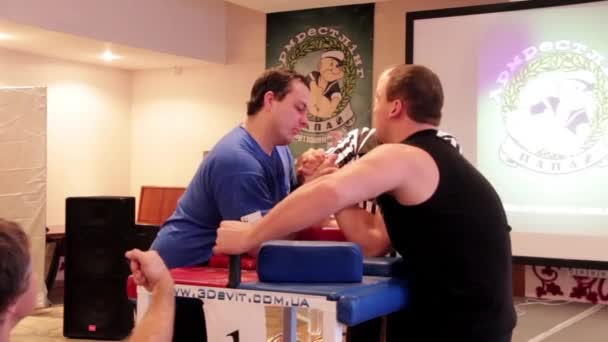 Arm-wrestling — 비디오