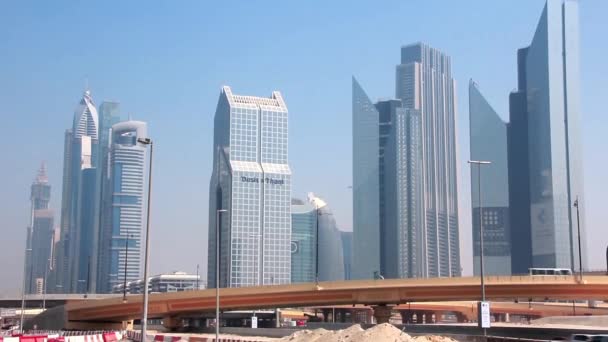 Ώρα λήξη πλάνο του Ντουμπάι κυκλοφορίας και στον ορίζοντα — Αρχείο Βίντεο