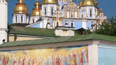 mikhailovsky altın kubbeli Manastırı mikhailovskaya Meydanı Kiev, Ukrayna