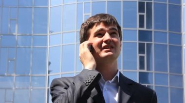 Cep telefonlu iş adamı
